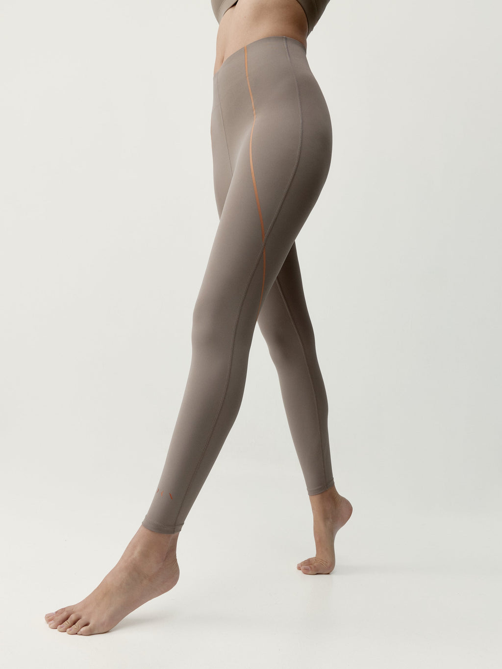 Conjunto Brone Taupe