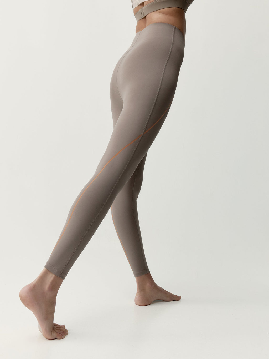 Conjunto Brone Taupe