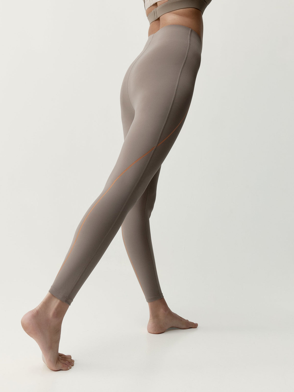 Conjunto Brone Taupe