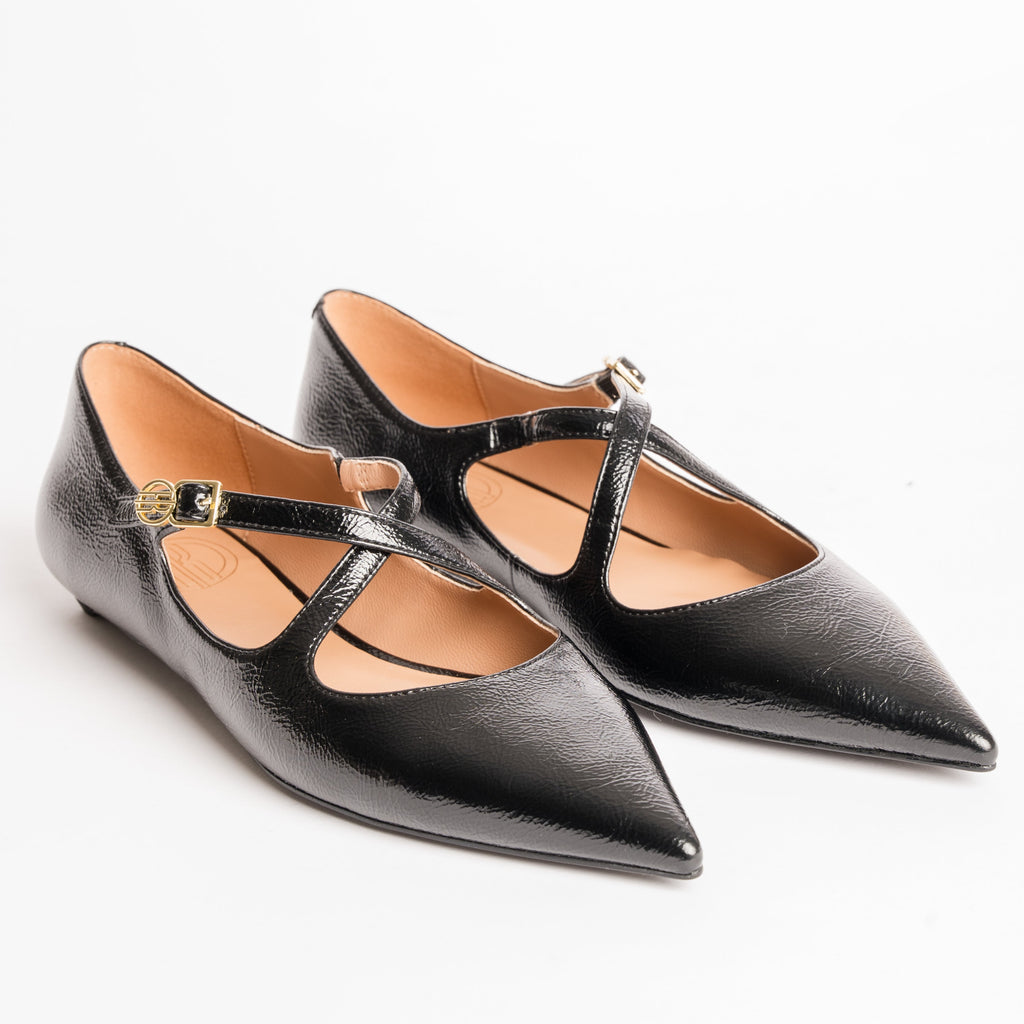 Pointy ballerina shoes