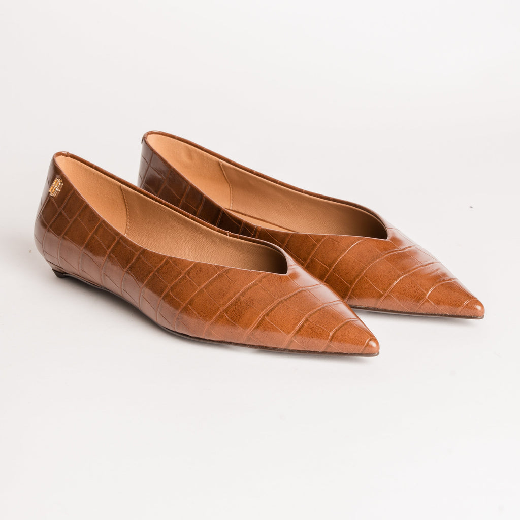 Pointy ballerina shoes