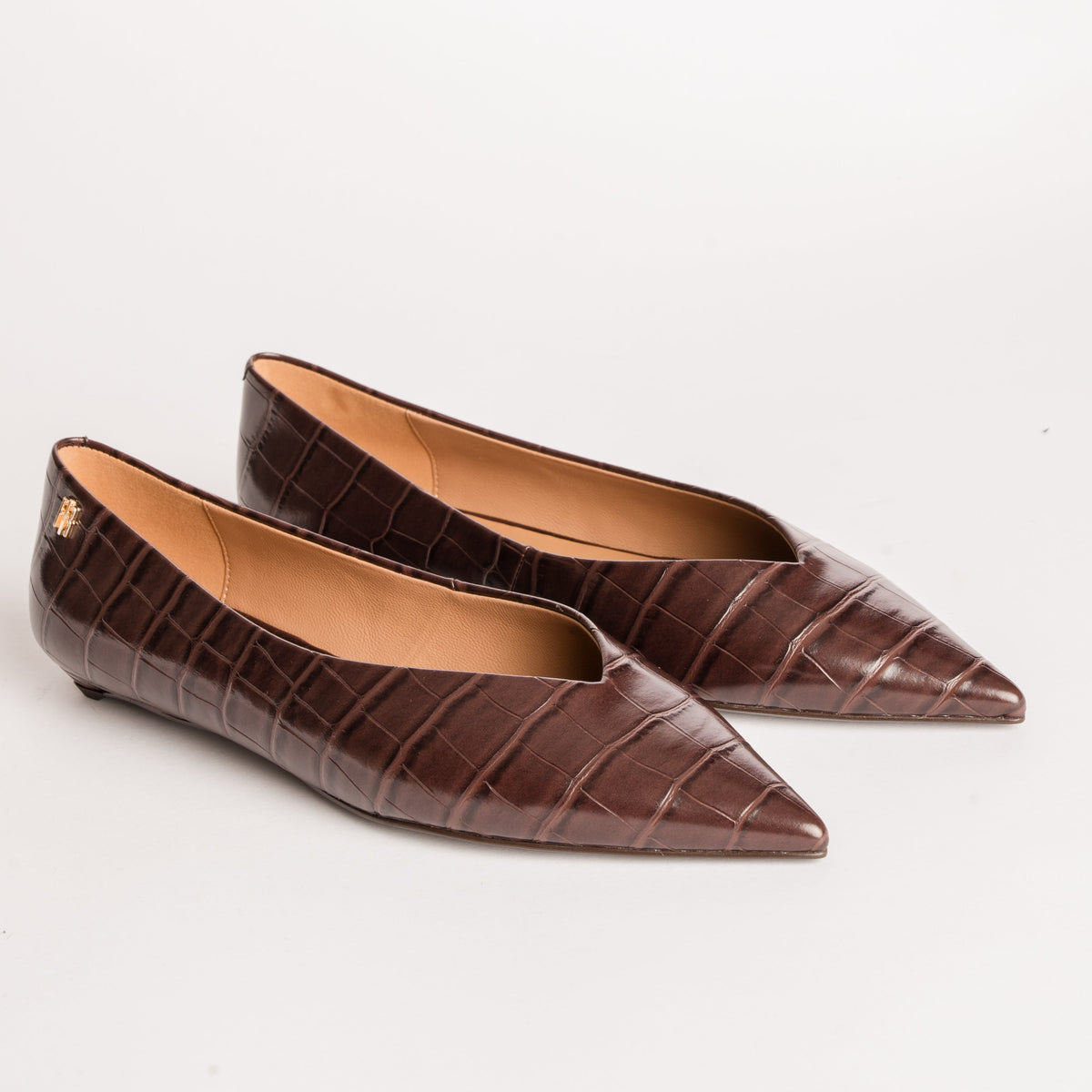 Pointy ballerina shoes