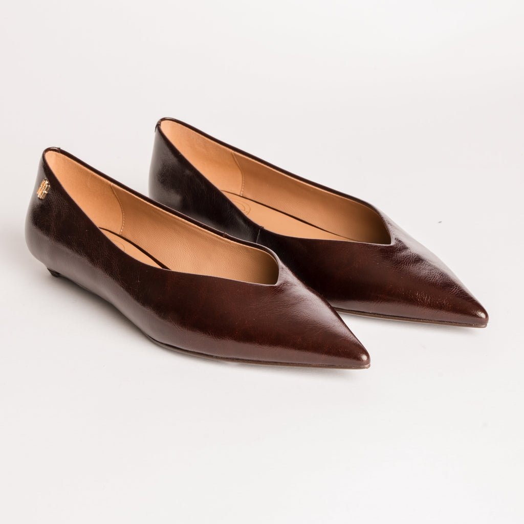 Pointy ballerina shoes