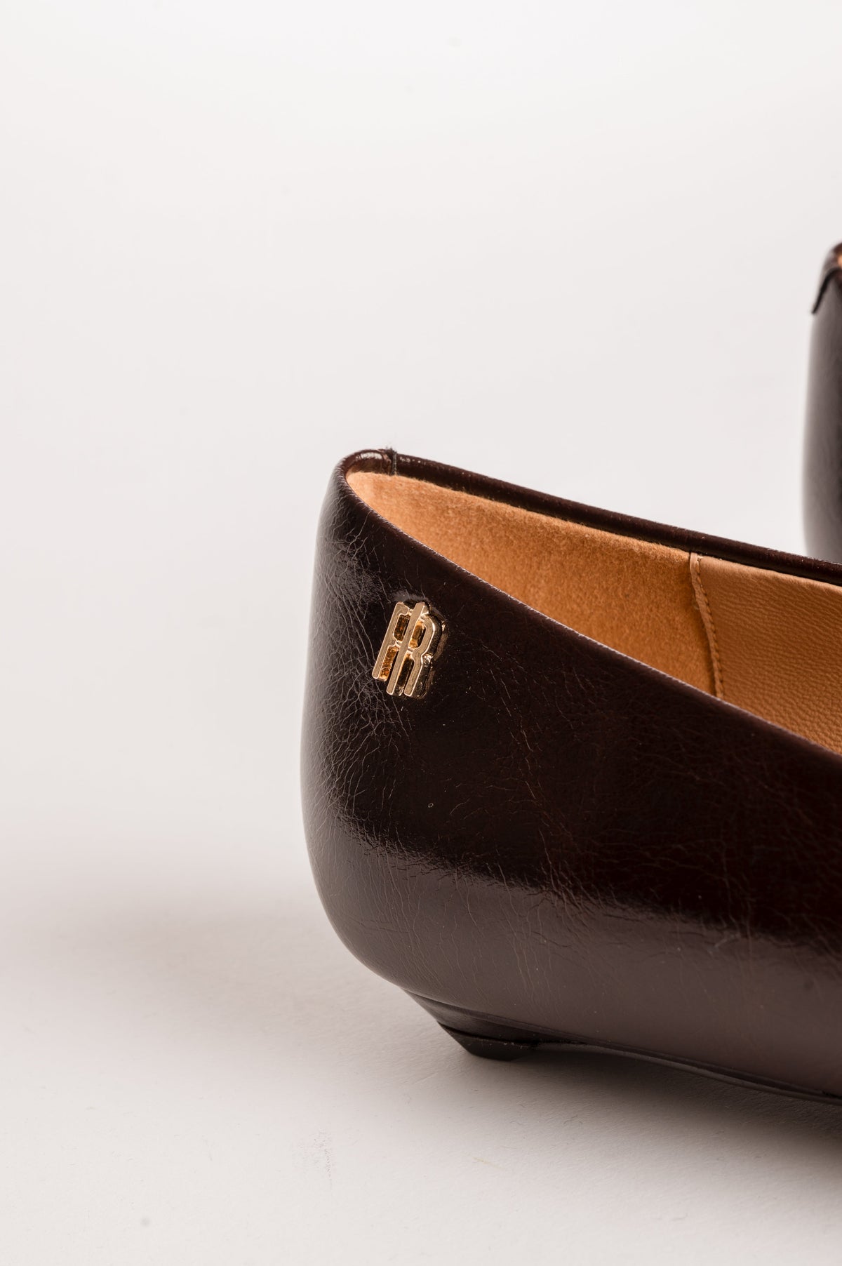 Pointy ballerina shoes