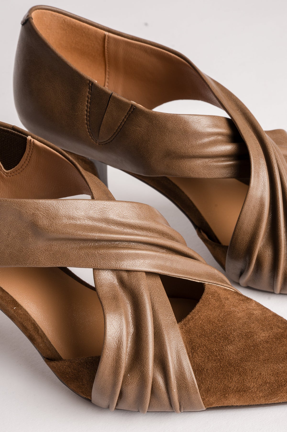 Belina | Zapatos de tacón bajo de Ponty con tiras