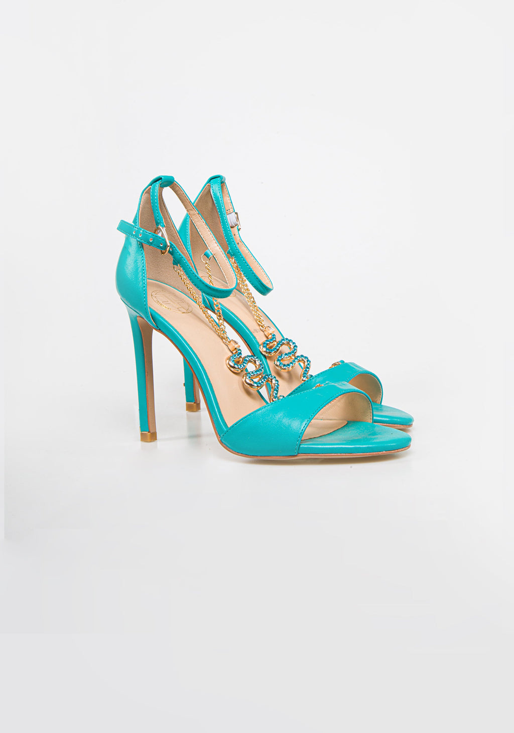 Sandals with small heels