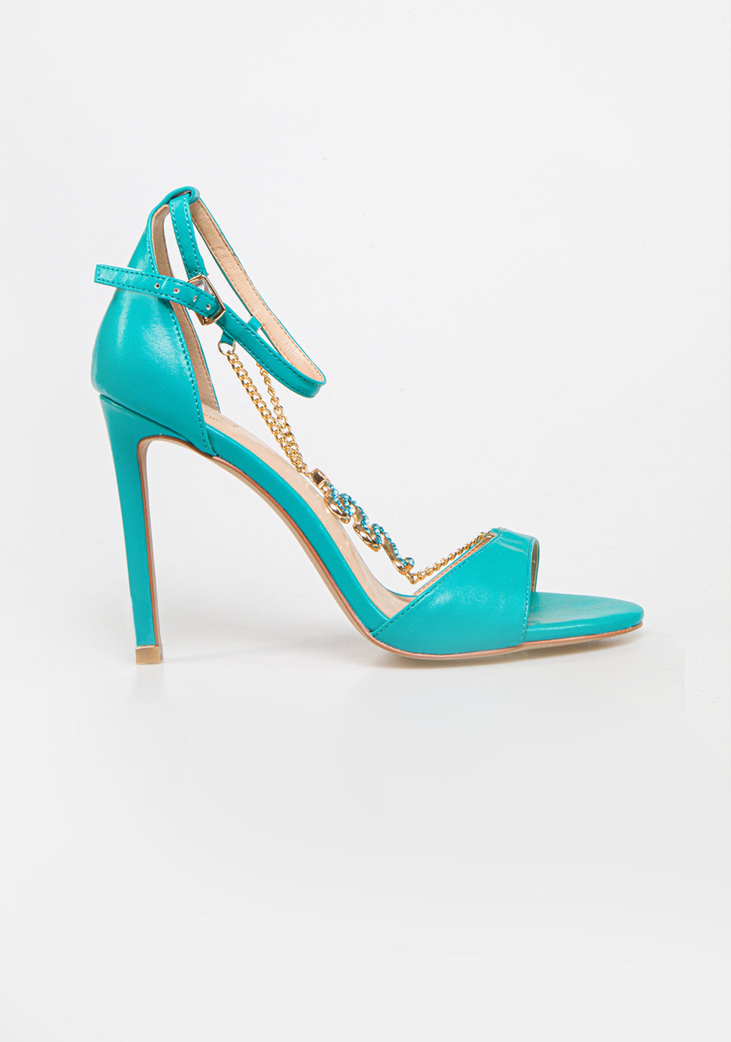 Sandals with small heels