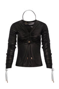 Emma | Blusa de corte entallado confeccionada en imitación de piel
