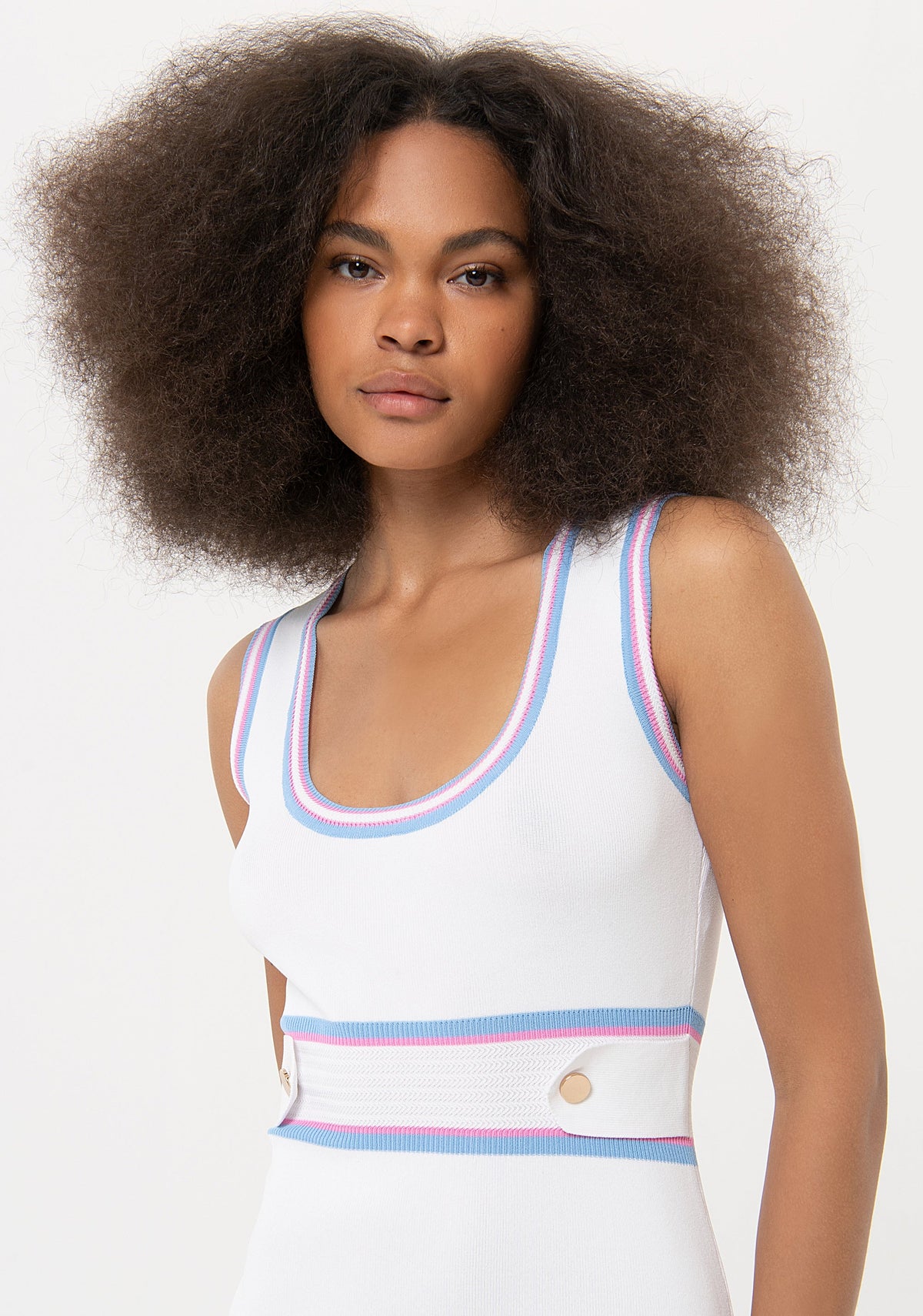 Sleeveless knitted dress slim fit with ribs