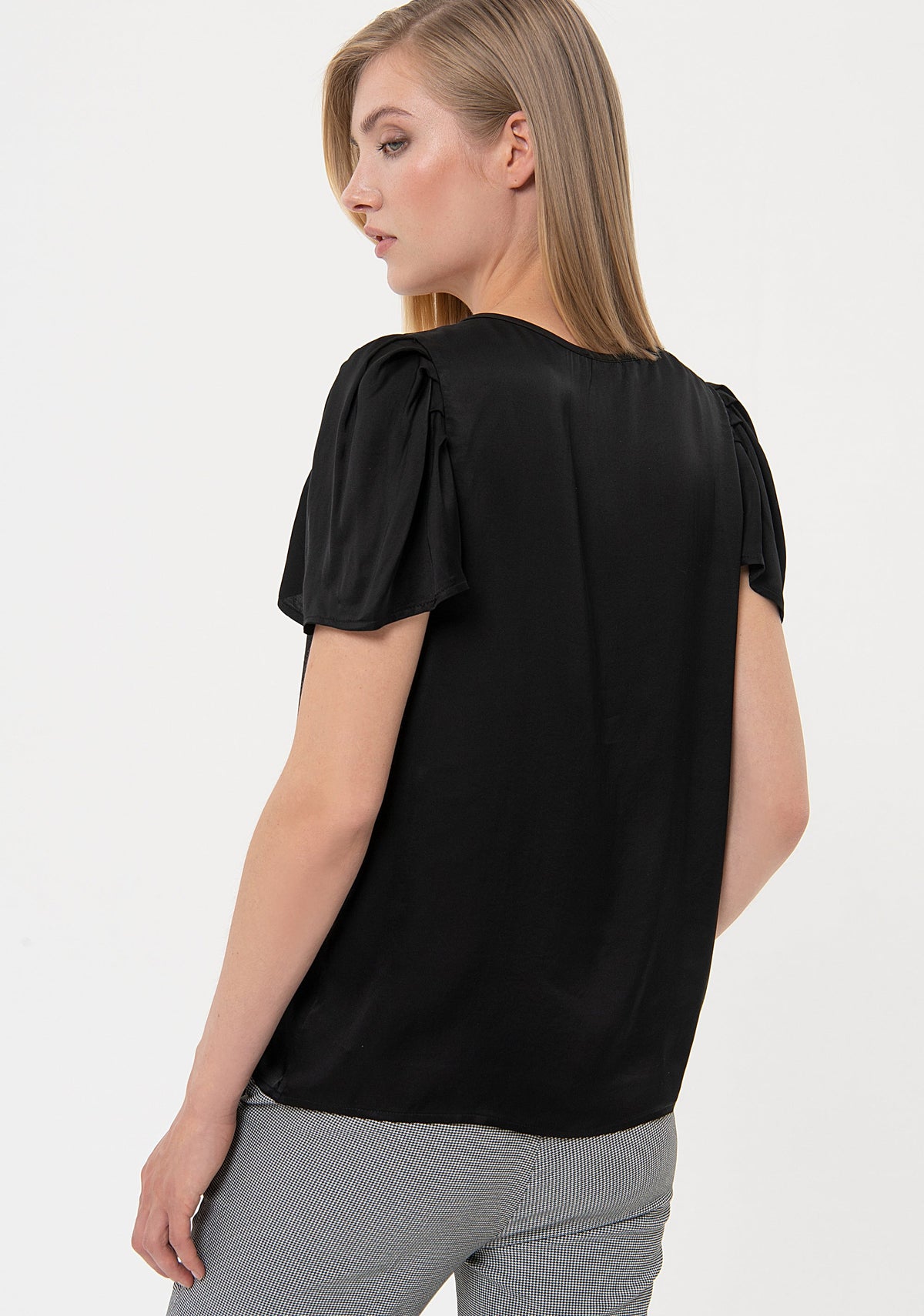 Harper | Blusa de corte recto con abertura en forma de lágrima en el cuello