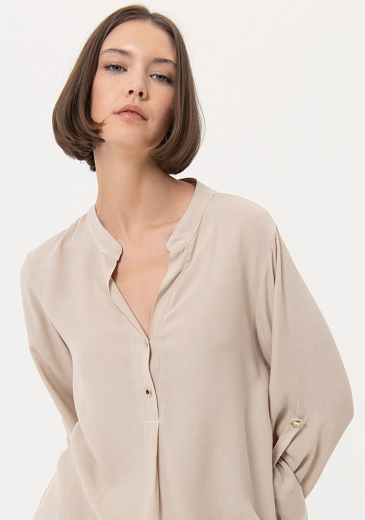 Evelyn | Blusa de corte amplio confeccionada en viscosa