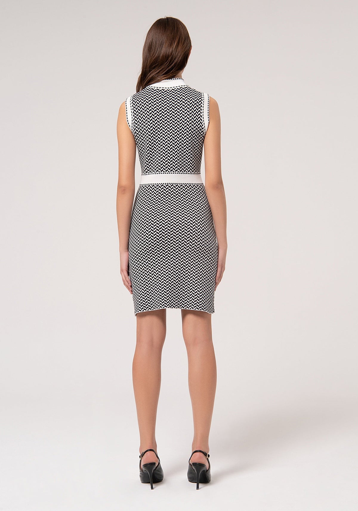 Knitted mini dress slim fit with geometric jacquard effect