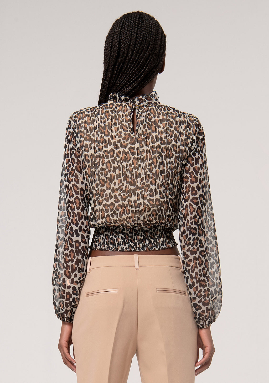 Skylar | Blusa corta con efecto plisado y estampado animalista