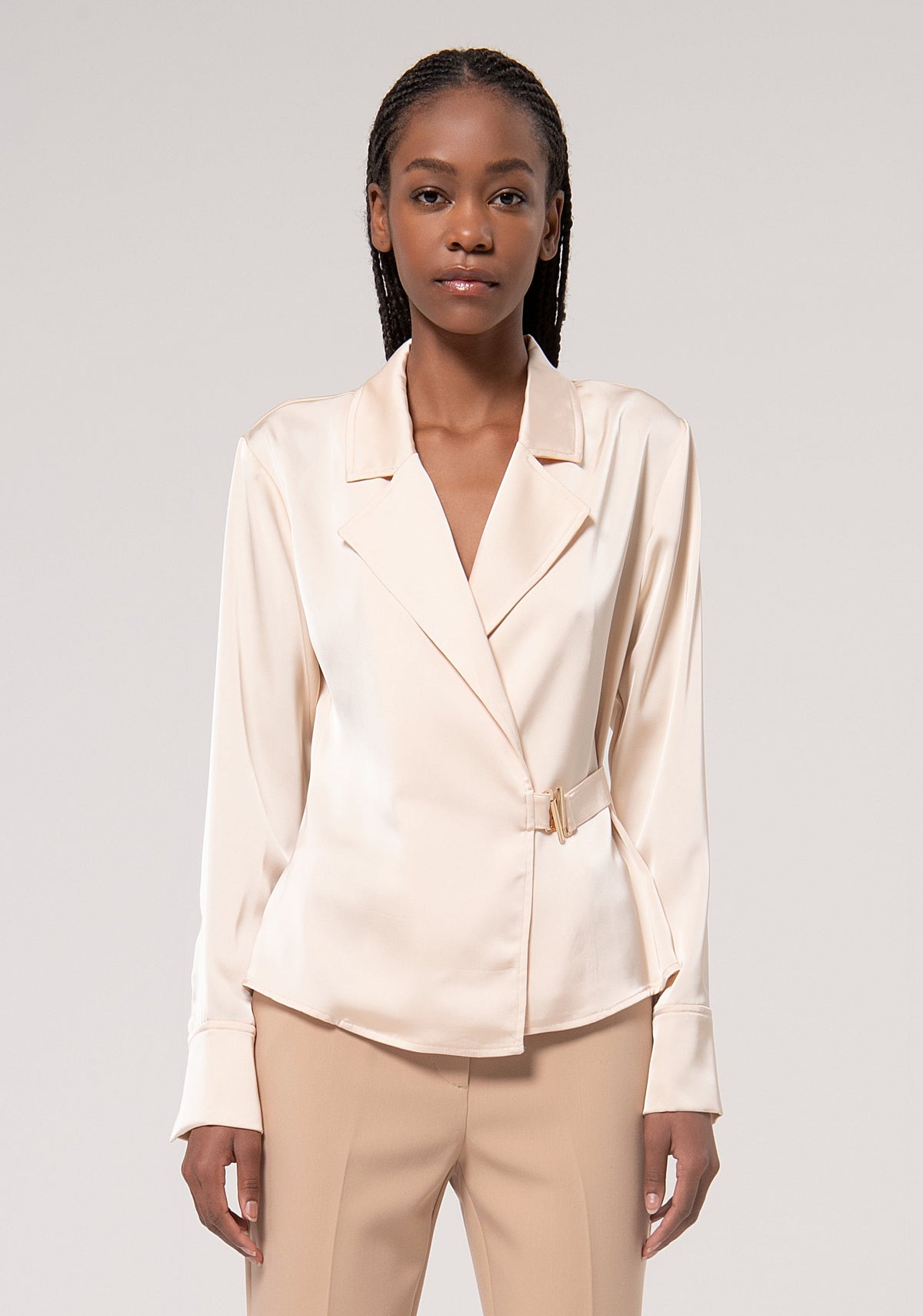 Blouse regular fit made in satin