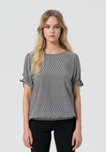 Top with geometrical pattern and short sleeves
