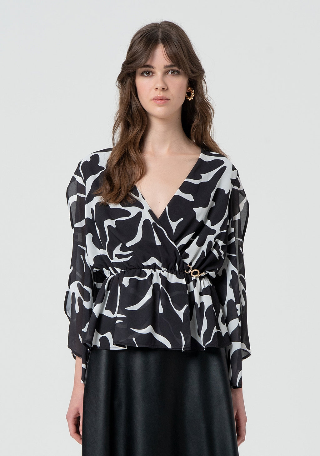 Blouse regular fit with flowery pattern
