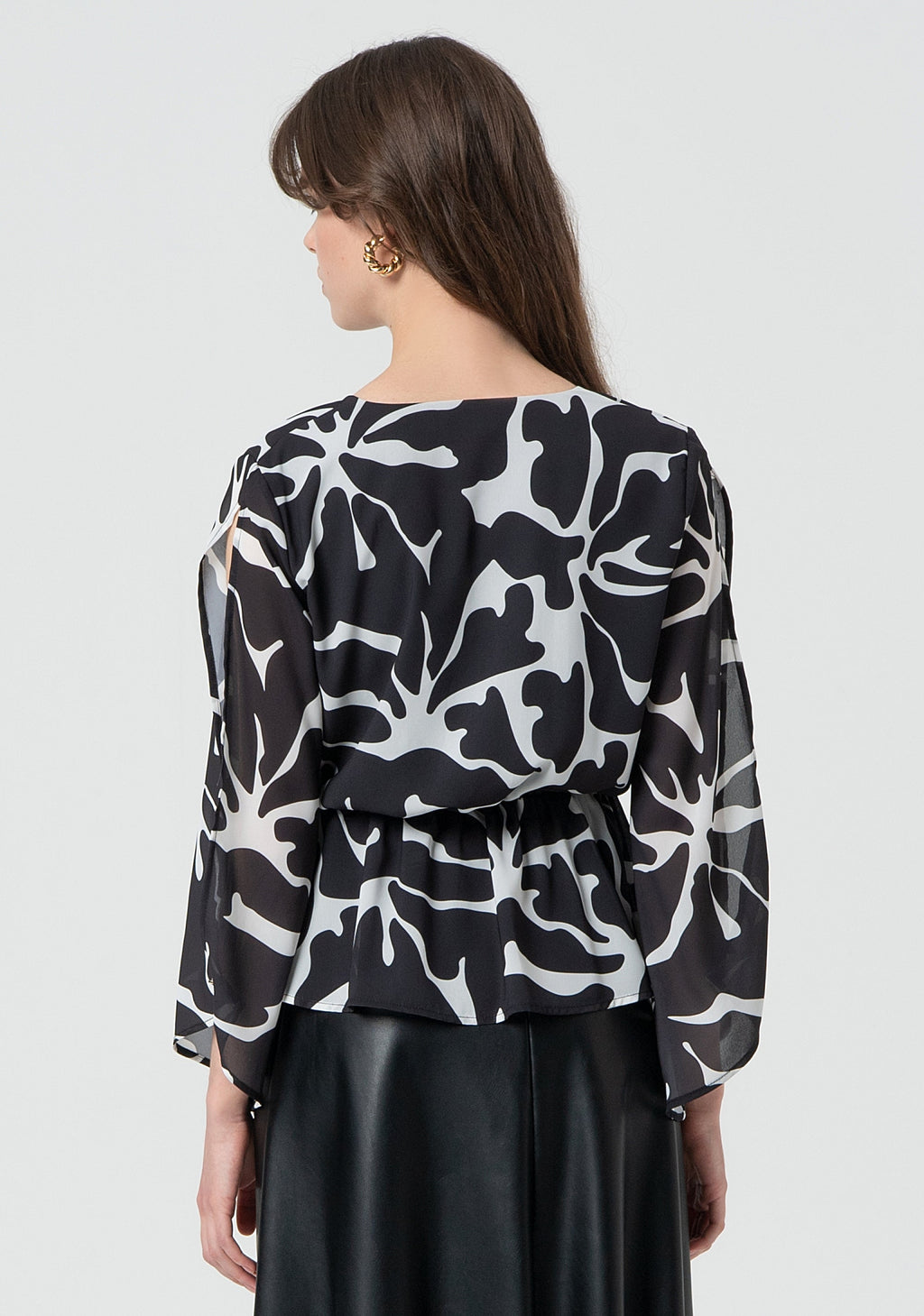 Blouse regular fit with flowery pattern