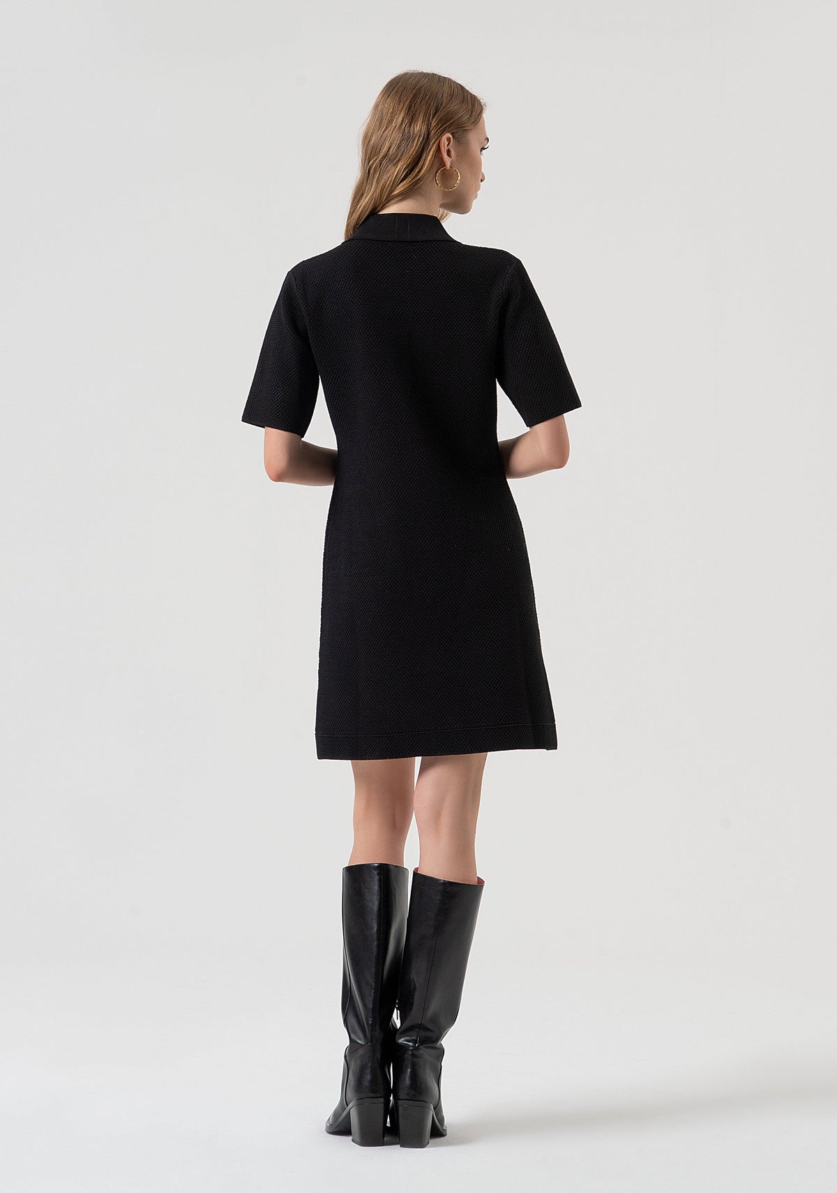 Mini knitted dress flared