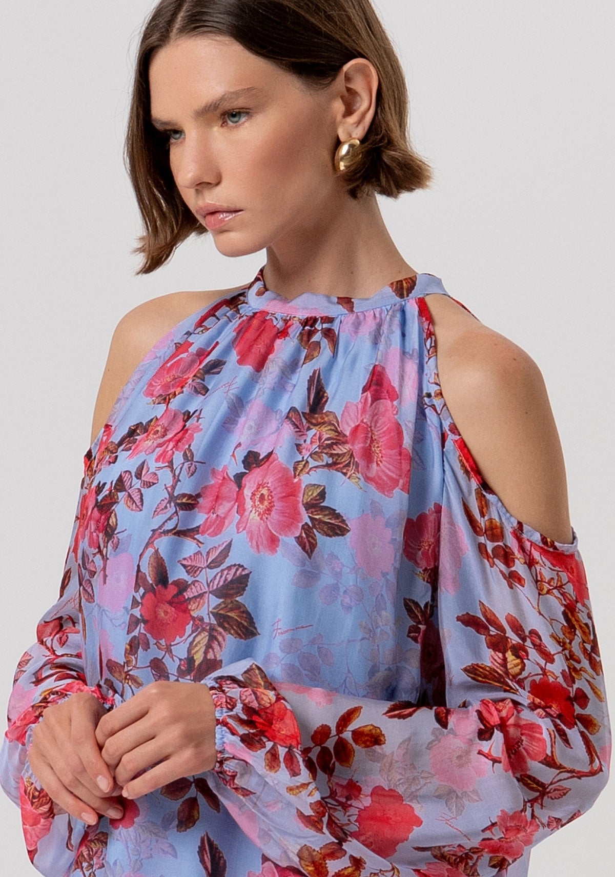 Alessia | Top de corte recto confeccionado en un tejido suave con estampado de seda y flores