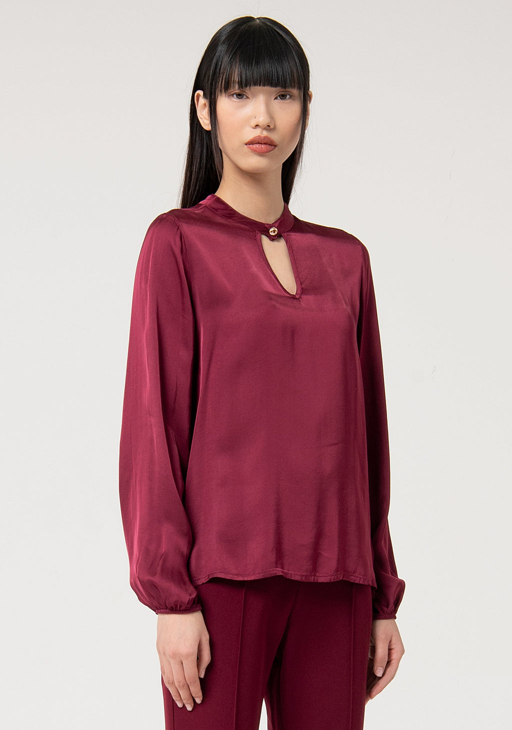 Blouse A-shape made in satin