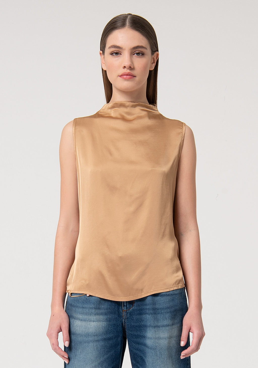 Violet | Blusa sin mangas confeccionada en satén