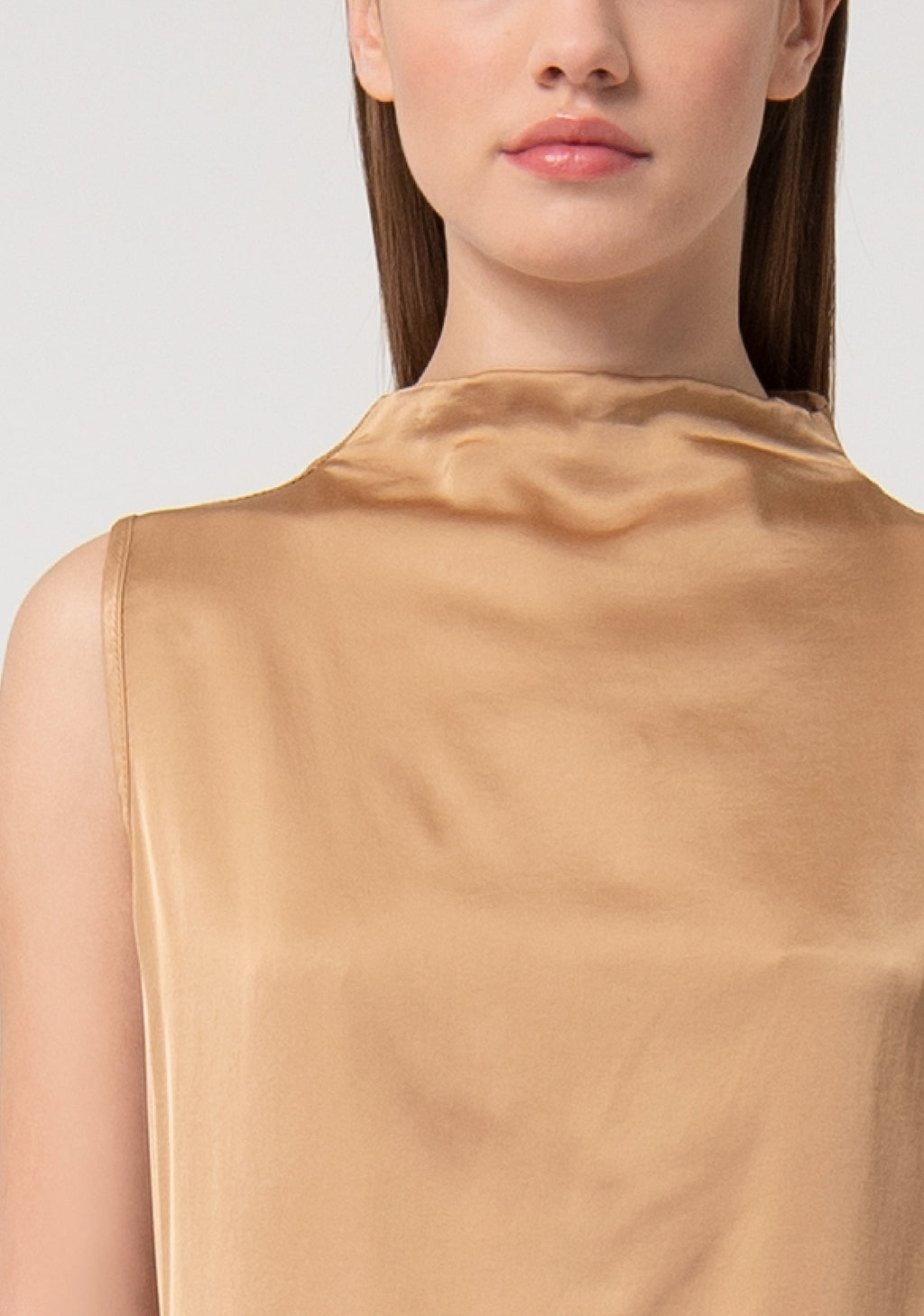 Violet | Blusa sin mangas confeccionada en satén