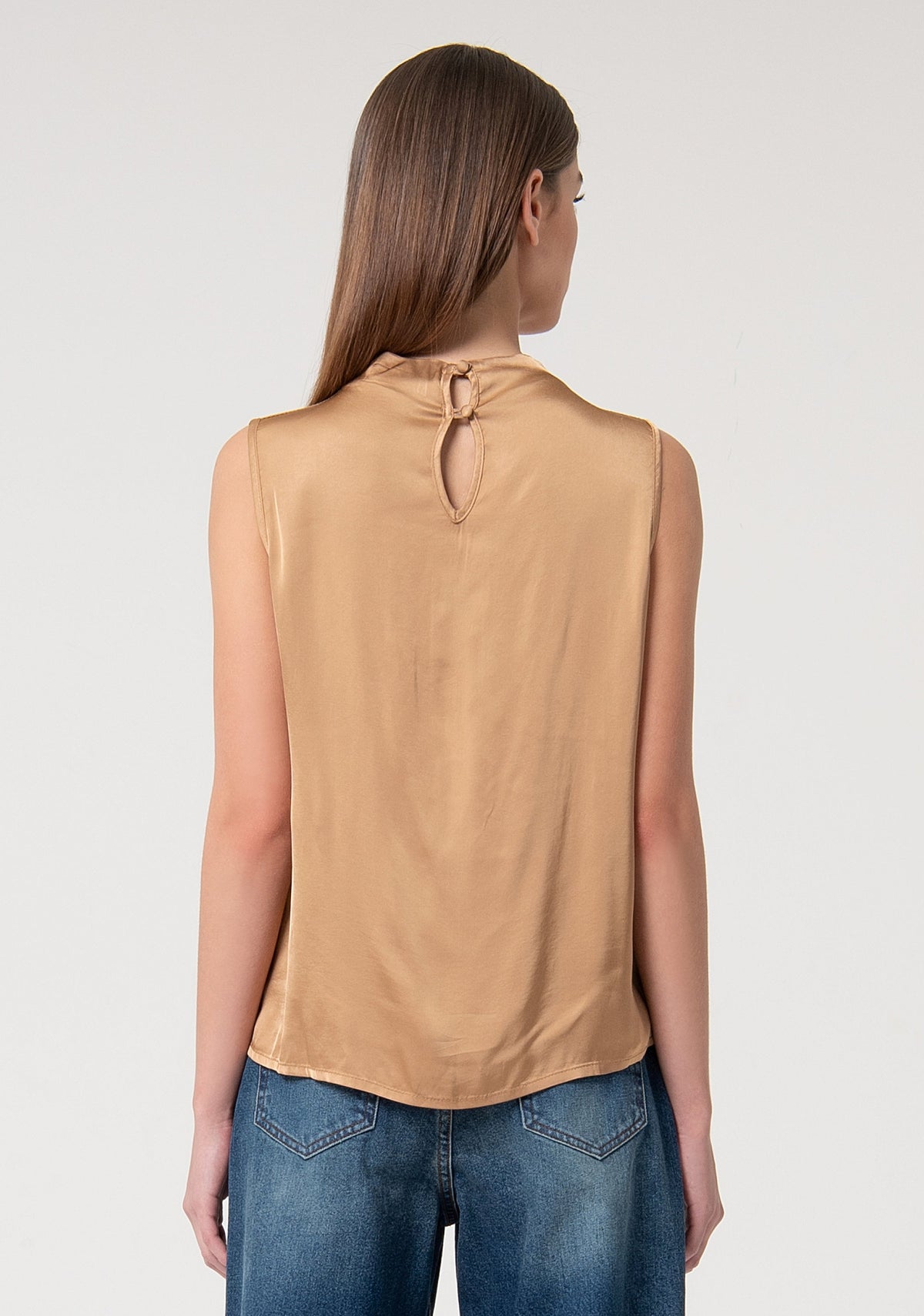 Violet | Blusa sin mangas confeccionada en satén