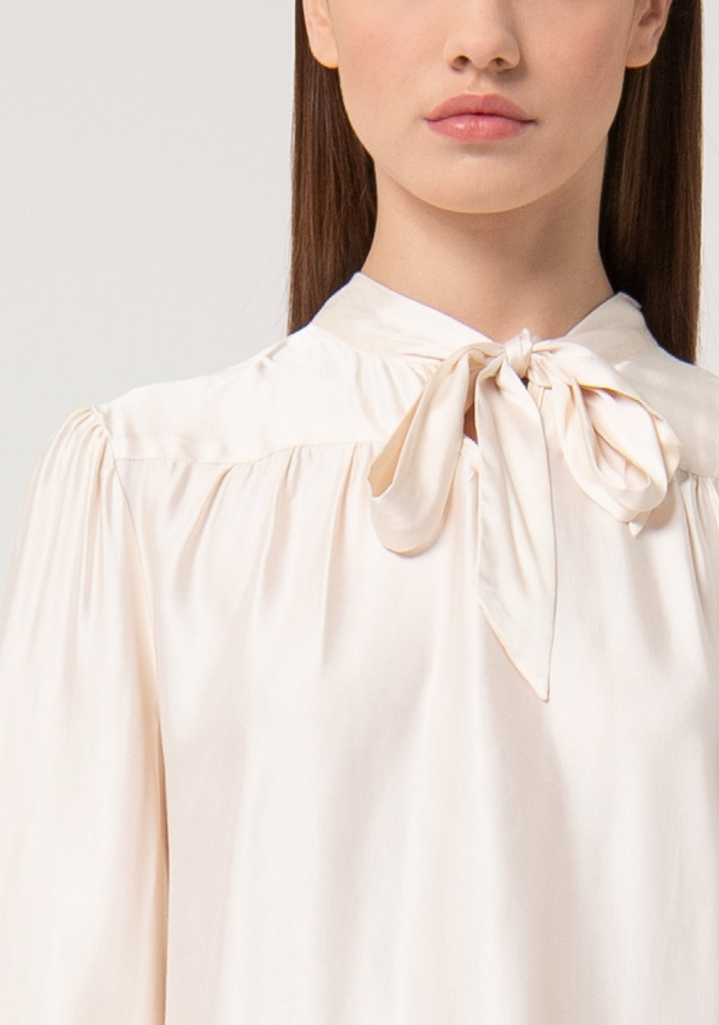 Blouse A-shape made in satin