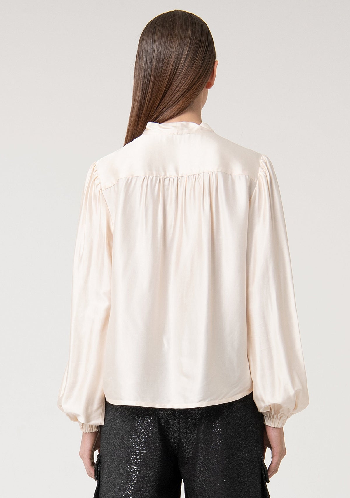 Blouse A-shape made in satin