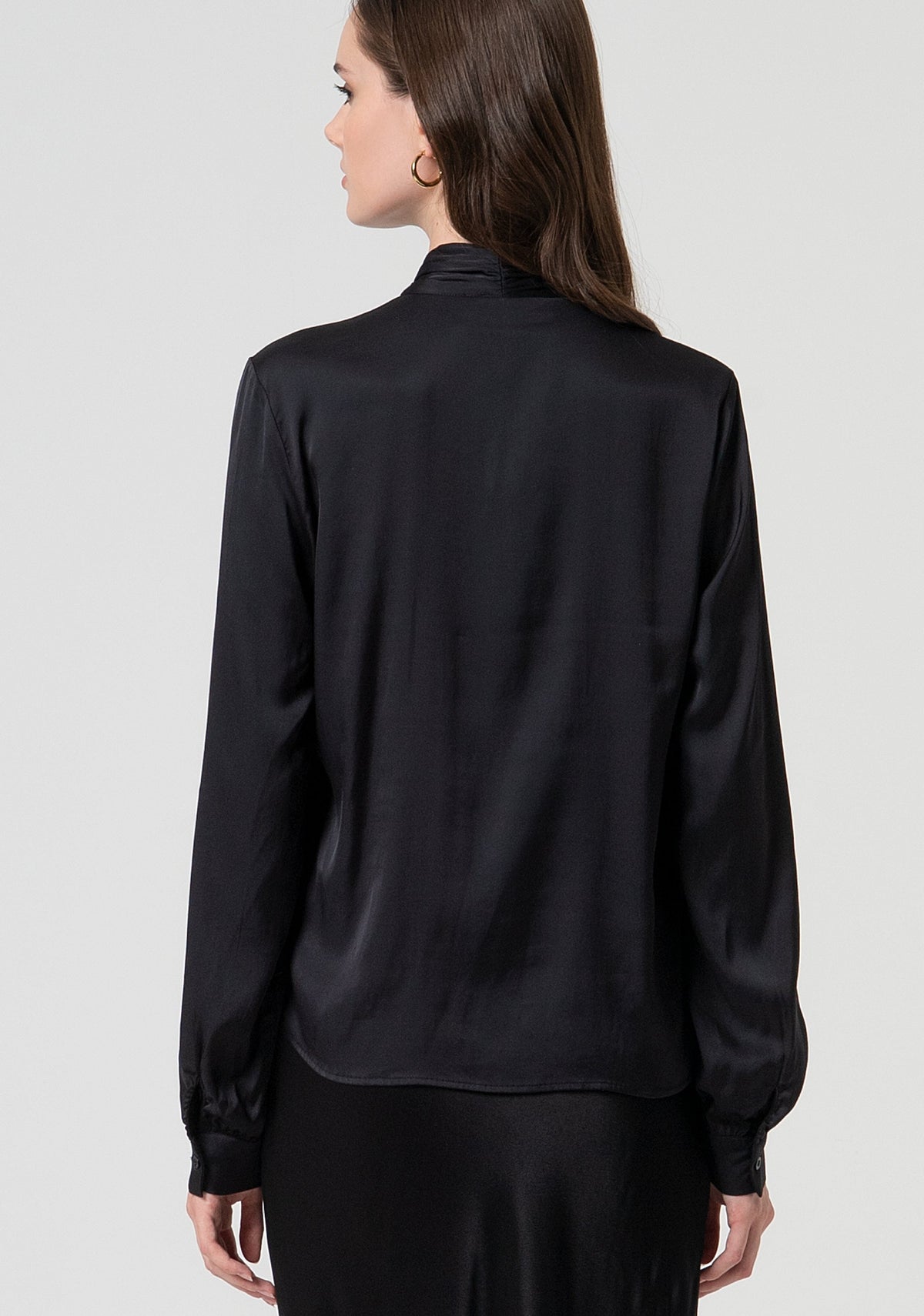 Blouse regular fit made in satin