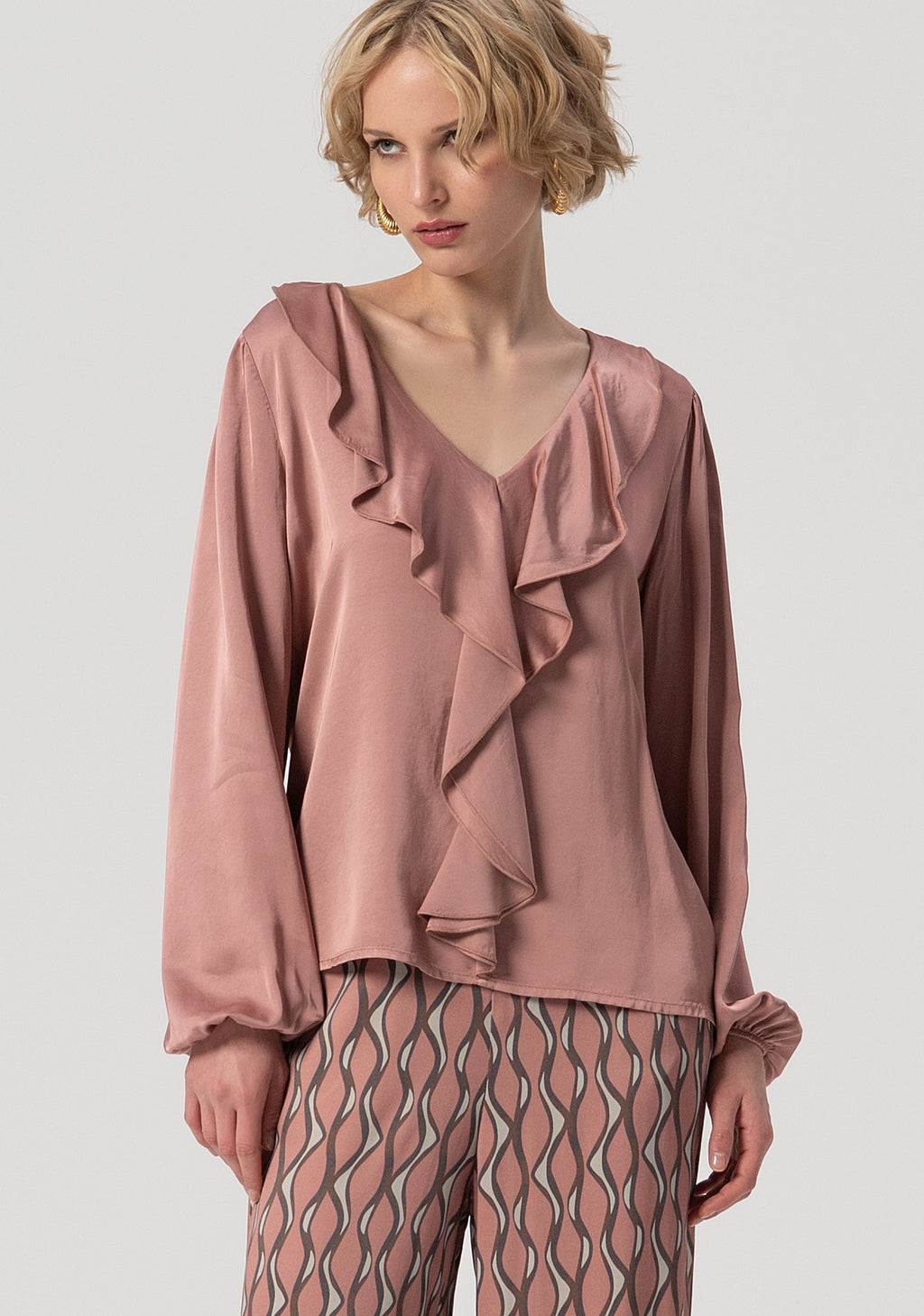 Rose | Blusa de corte recto confeccionada en satén