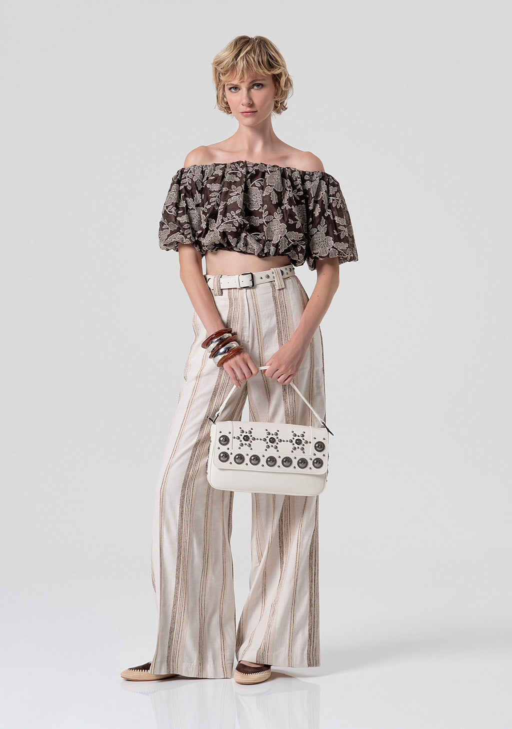 Top cropped made in embroidered fabric