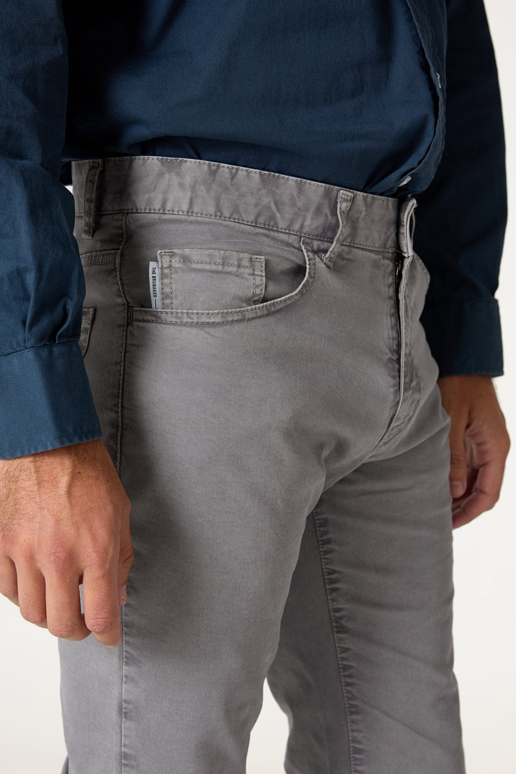 El Pocket Pantalón Gris Santurce